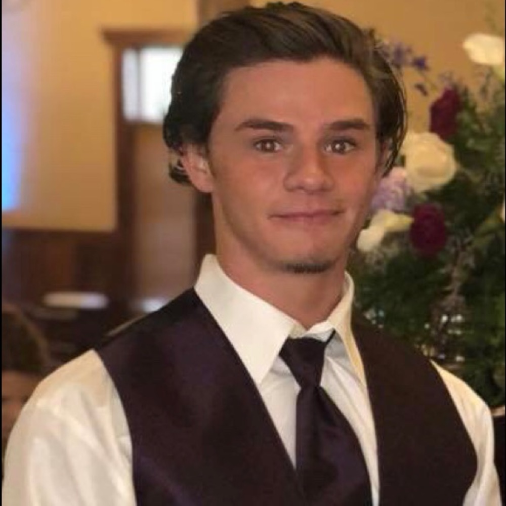 Meet your Posher, Logan